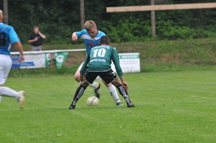 乐鱼体育app下载地址-主教练在战术板上是否需要规划节奏节点，教练在布置战术时讲到了常用的比赛阵型